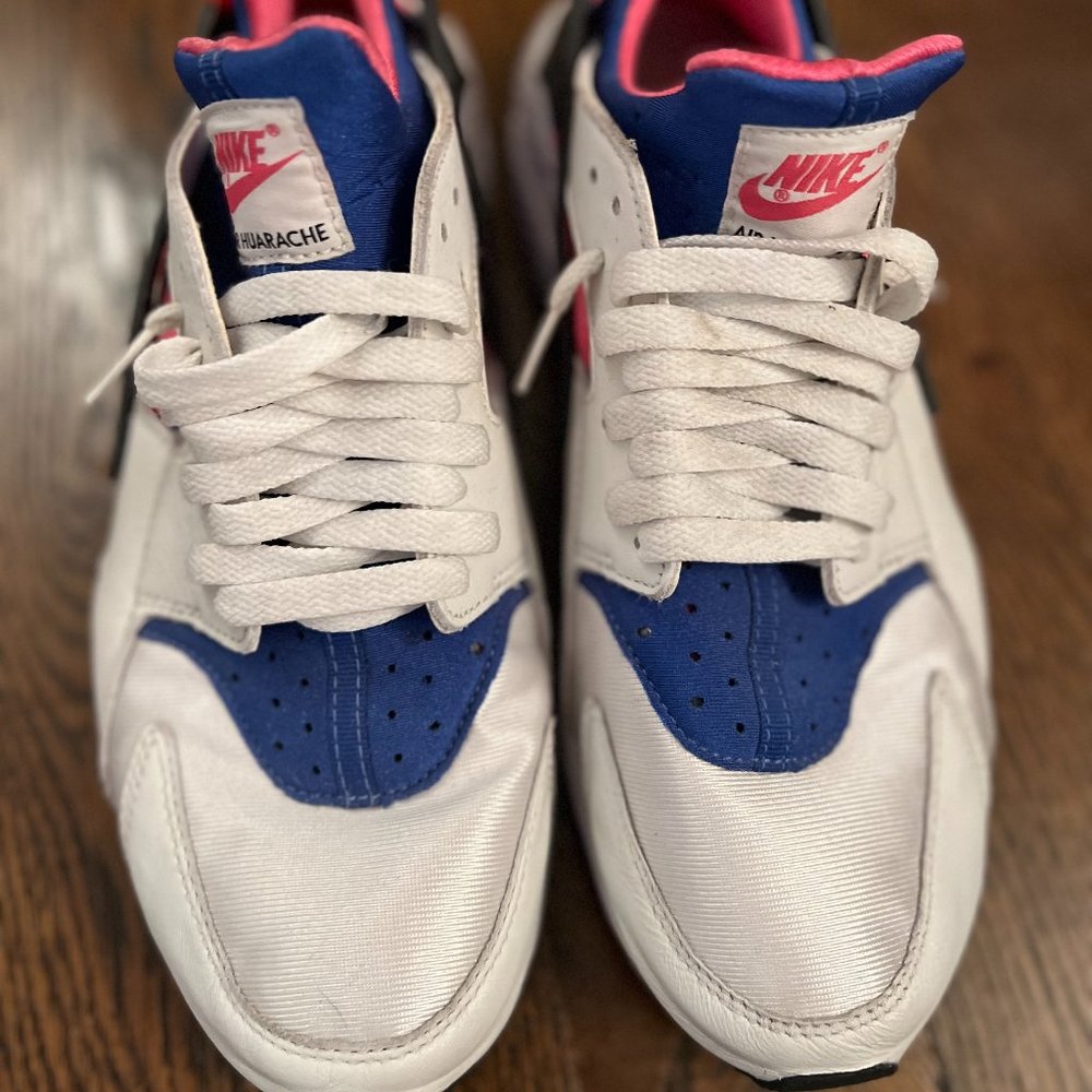 Nike Air Hurache Sneakers (M / 10.5)